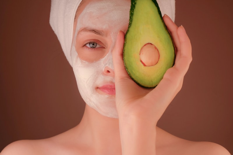 Moisturizer with peptides for skin recovery support